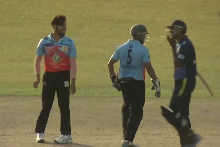 7 for 20! Rohit Singh goes god mode