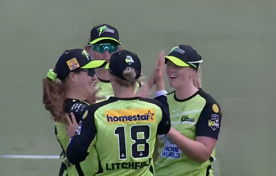 Sydney Thunder thump listless Melbourne Stars by 9 wickets