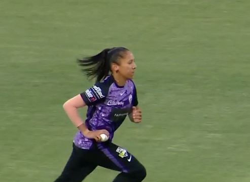 3-fer! Shabnim Ismail puts Melbourne Stars on backfoot