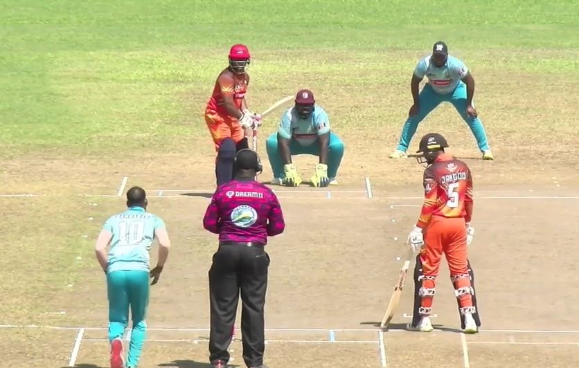 THRILLER! Kings Bay Royals pip Mt Irvine Surfers by 5 runs