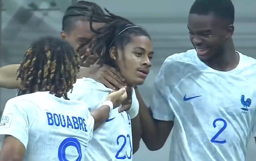 France take early lead to pip Korea Republic 1-0