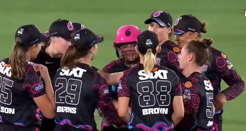 Solid Sydney Sixers trounce low-spirited Hobart Hurricanes by 57 runs