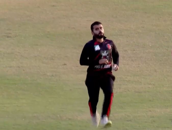 Zakir Khan's 4-fer blows Band-e-Amir to bits