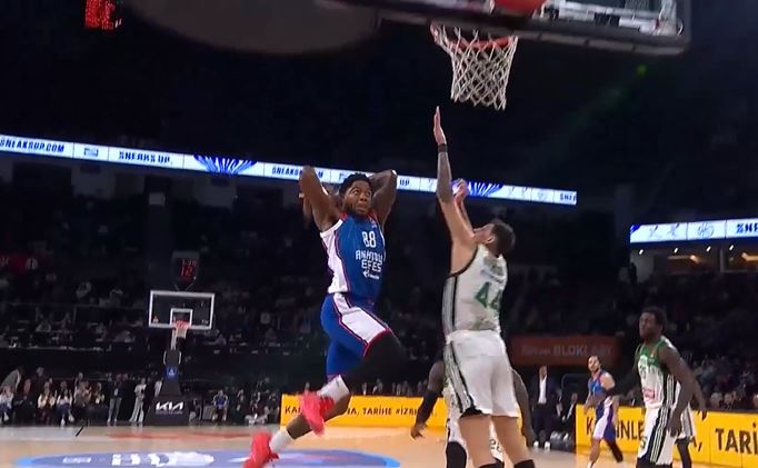 Anadolu Efes drub Panathinaikos by 3 points