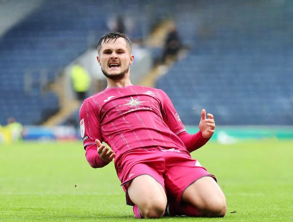 2-2! Cullen's injury-time world-class freekick saves point for Swansea