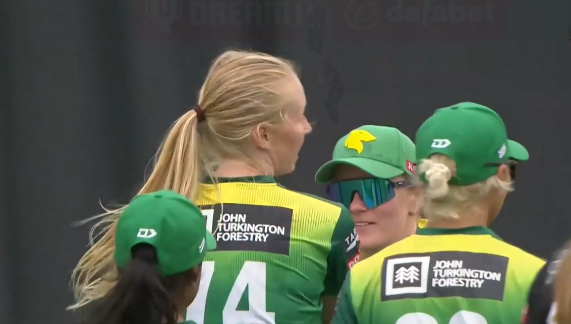Central Hinds beat Canterbury Magicians by 6 runs on DLS