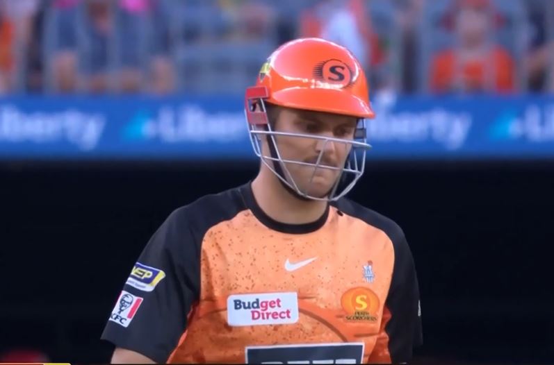 57 off 41! Aaron Hardie baffles Renegades