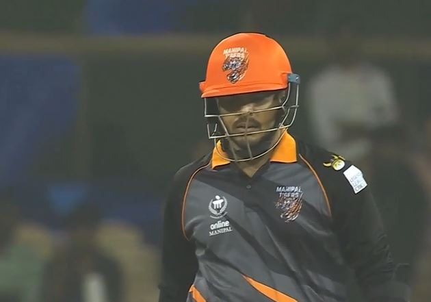 7 Fours, 5 Sixes! Angelo Perera's fiery 73 goes in vain