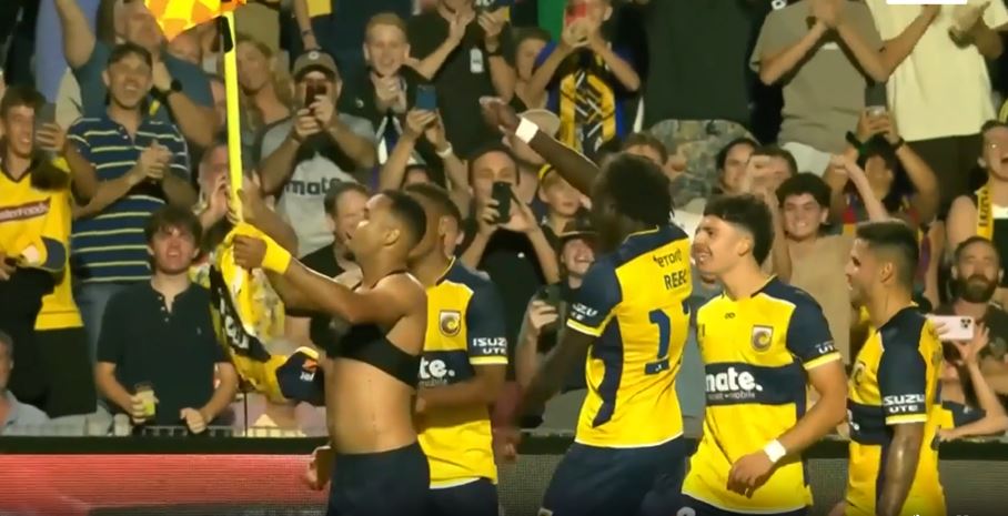 Classic Central Coast Mariners drub Perth Glory 4-2