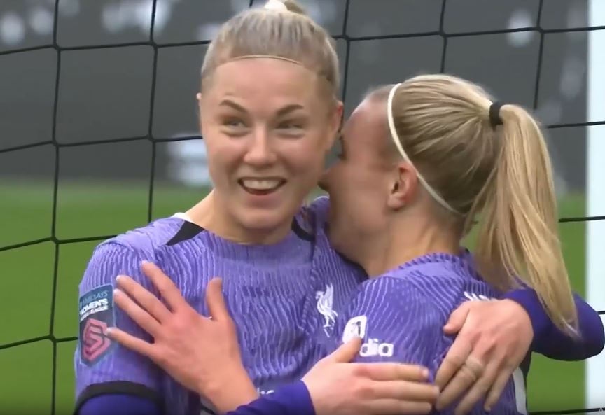 Liverpool restrict Manchester United to seal 2-1 win