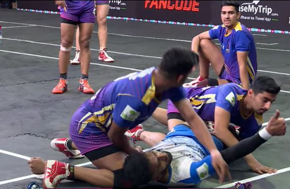 Rakesh Gowda dazzles with 18 raid points