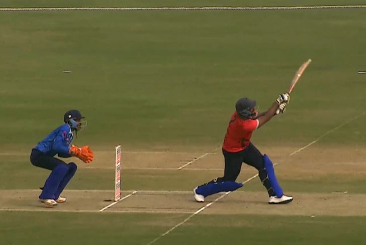 70 off 22! Almanda Akash smashes quick-fire fifty