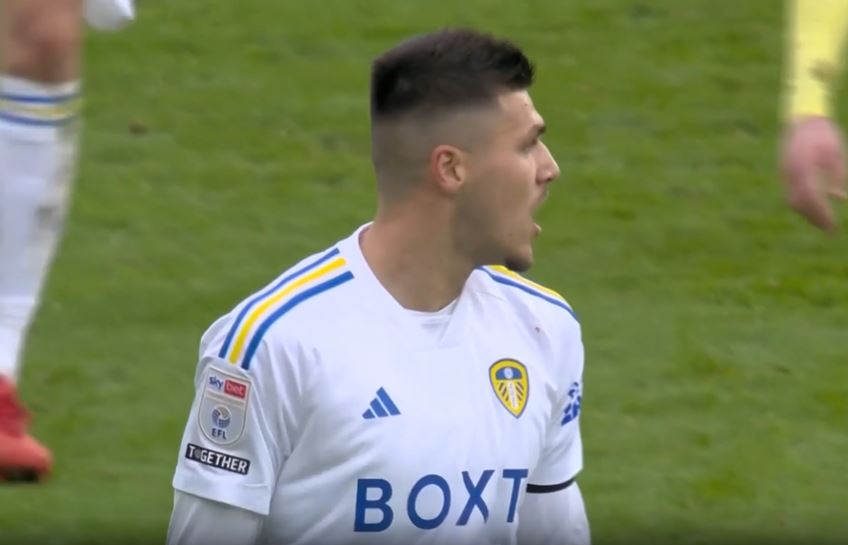 Leeds United hold nerves to pip Preston North End 2-1