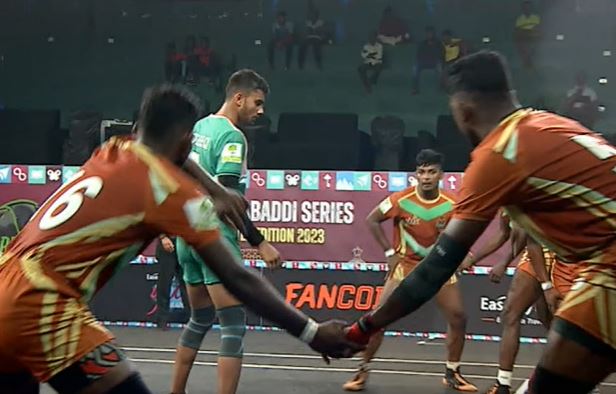 Arunkumar Anjapulli returns with 6 raid points