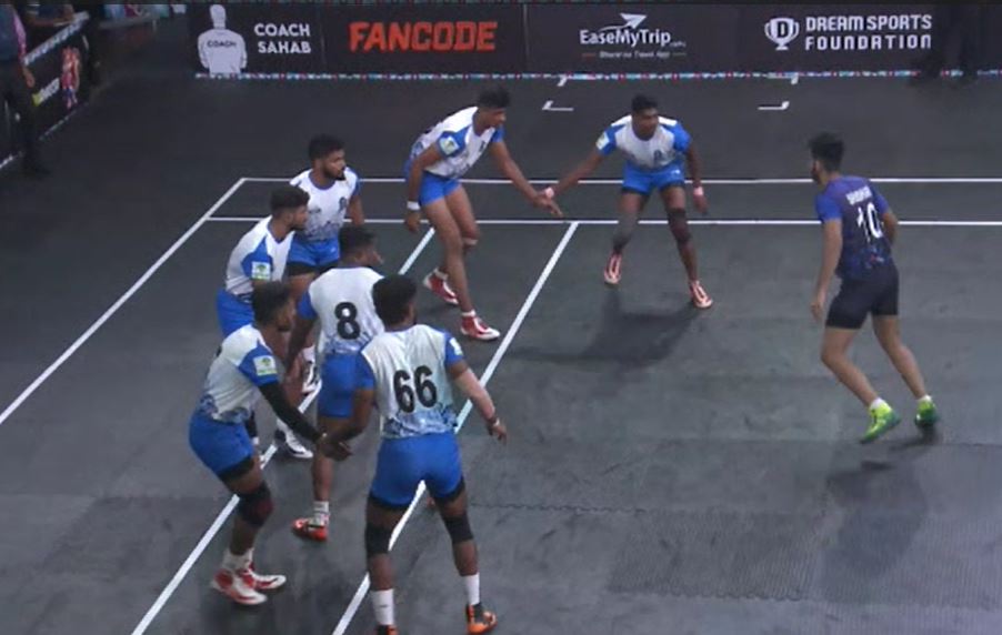 Hampi Heroes waltz past feeble Periyar Panthers 39-16