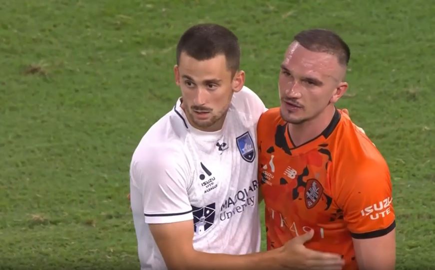Sturdy Sydney FC edge past Brisbane Roar 2-1