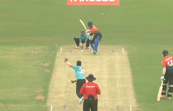 Thamizh Azhagan R returns with unbeaten 52