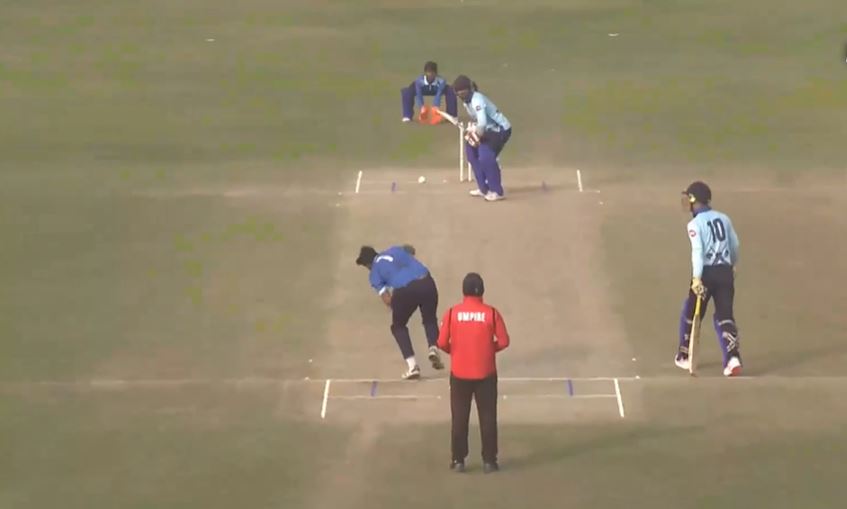 53 off 29! Abhijit Chakraborty shows no mercy
