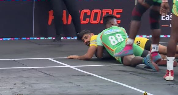 Ajay Sangwan puts up a Kamaal raid