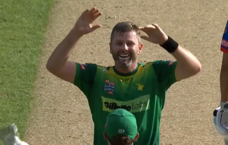 3-fer! Bevan Small puts a dent on Auckland Aces