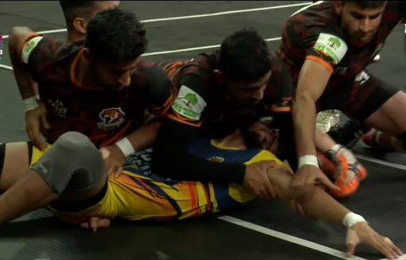 Bablu Singh strikes with kamaal raid