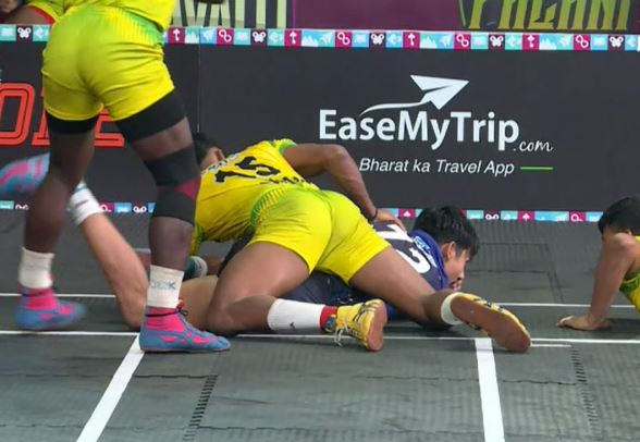 G Sivasakthi's Kamaal super tackle