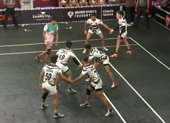 Deepak Lohan sizzles with Kamaal performance