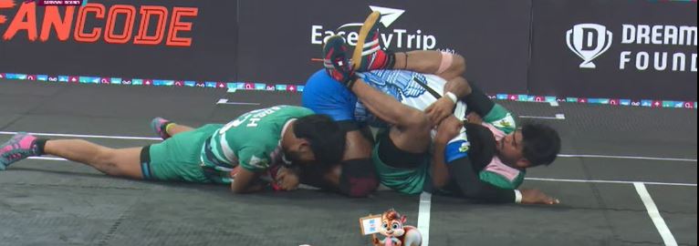 Rakesh Gowda displays a kamaal raid