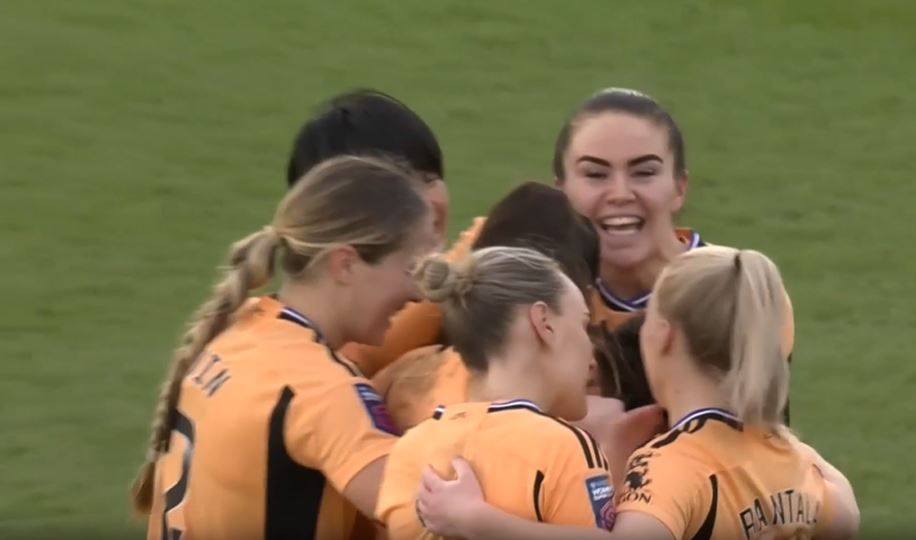 1-0! Janice Cayman's solo goal wins it for Leicester City against Everton