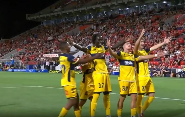 Central Coast Mariners walk past Adelaide United 4-0