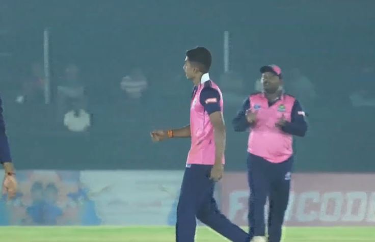 3 for 23! Aryan Kadam Returns with Economical Spell