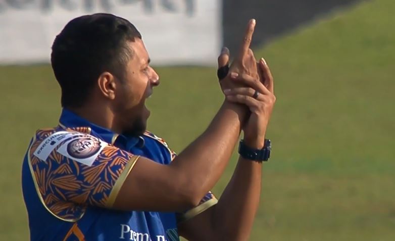 3 for 19! Mark Deyal Shines with Economical Spell