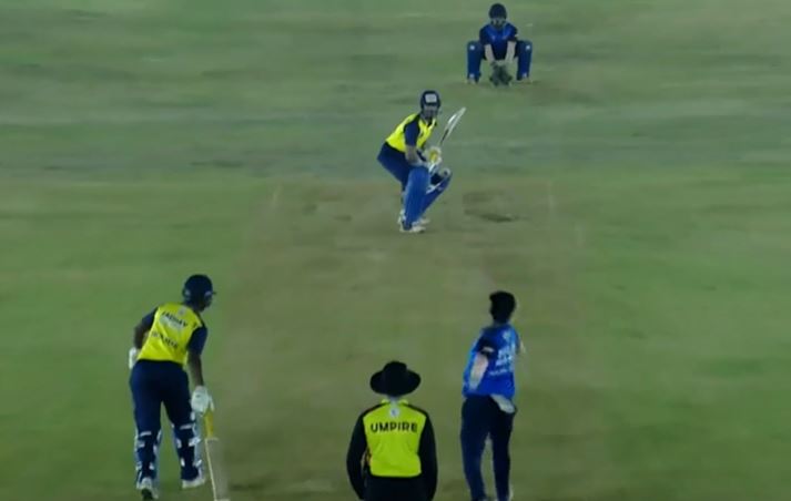 Sachin, Siddhant Bat Vashi Warriors to 7-Wicket Win
