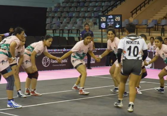12 Raid points! Nikita Sizzles with Kamaal Performance