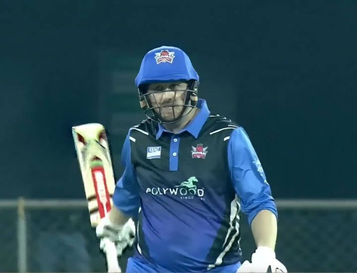 Phil Mustard’s Blazing 60 Gives Mumbai a Great Start