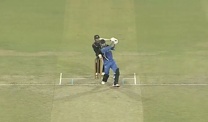 Explosive Peter Trego Tames Telangana with 92*