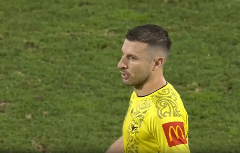 Wellington Phoenix Edge Macarthur 2-1 in Cliffhanger