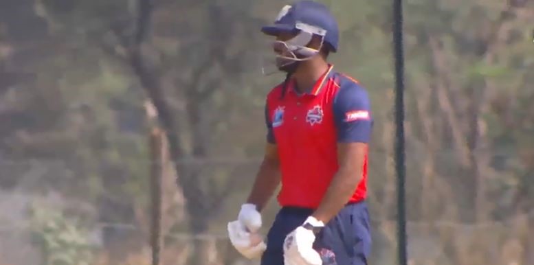 220 STRIKE RATE! Bins Neyyoth Smashes 64