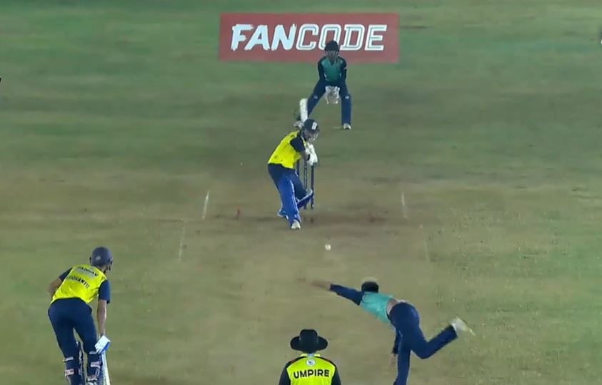 Vashi Crush Ambernath by 7 Wickets
