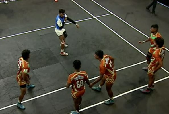 Gowtham puts on a Kamaal moment