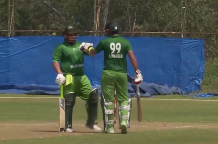 10 fours, 4 sixes! Faisal Khan's Brisk 72*