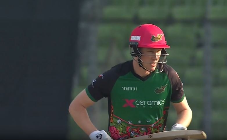61 off 52! Harry Tector Anchors the Run-Chase