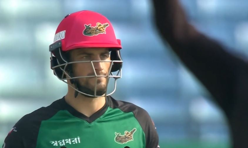 200 STRIKE RATE! Benny Howell's Smashing 62*