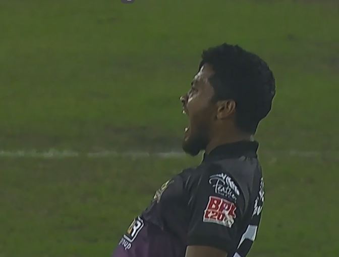 3-fer! Shohidul Islam puts a dent on Fortune Barishal