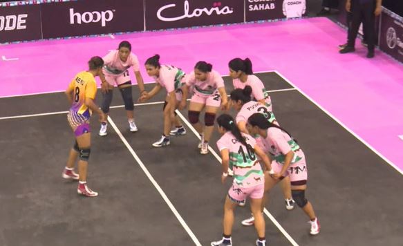 Pushpa Puts Up a Kamaal Moment