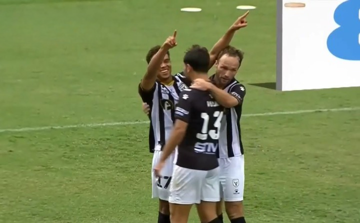 Macarthur Come Back from Behind to Beat Brisbane Roar 2-1