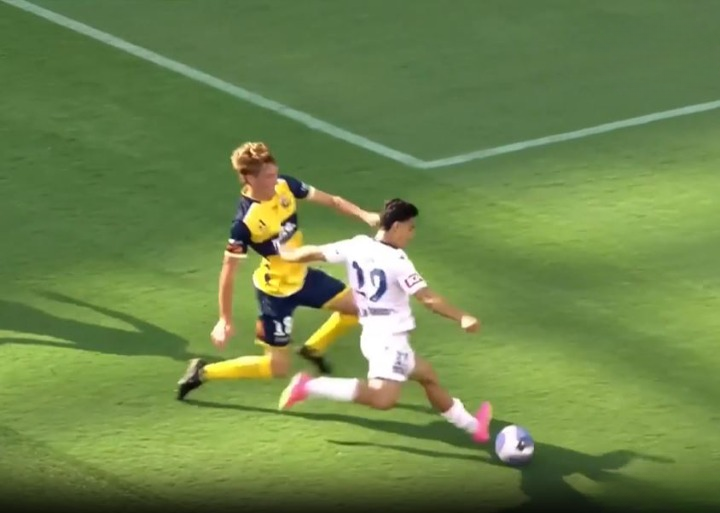 Upbeat Central Coast Mariners hold Melbourne Victory to a 1-1 draw