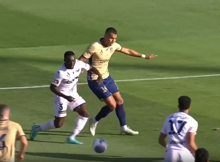 1-1! Newcastle Jets score late to steal two points from Melbourne Victory