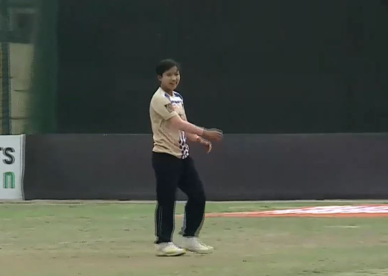 New Star Club Women vs Icon Sports Club Women: Mia Kasa Mekh's 3 for 12