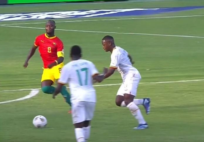 Senegal sizzle, crushing Guinea with a flawless 2-0 victory